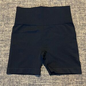 Zyia Women's Black Seamless Hustle Shorts